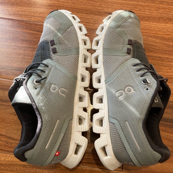On Cloud 5 Running Shoes Womens 7.5 Sneakers Athletic Walking Training Gray - Picture 7 of 10